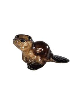 Hagen Renaker Beaver Paws Down Miniature Figurine Ceramic Wildlife *Chip*